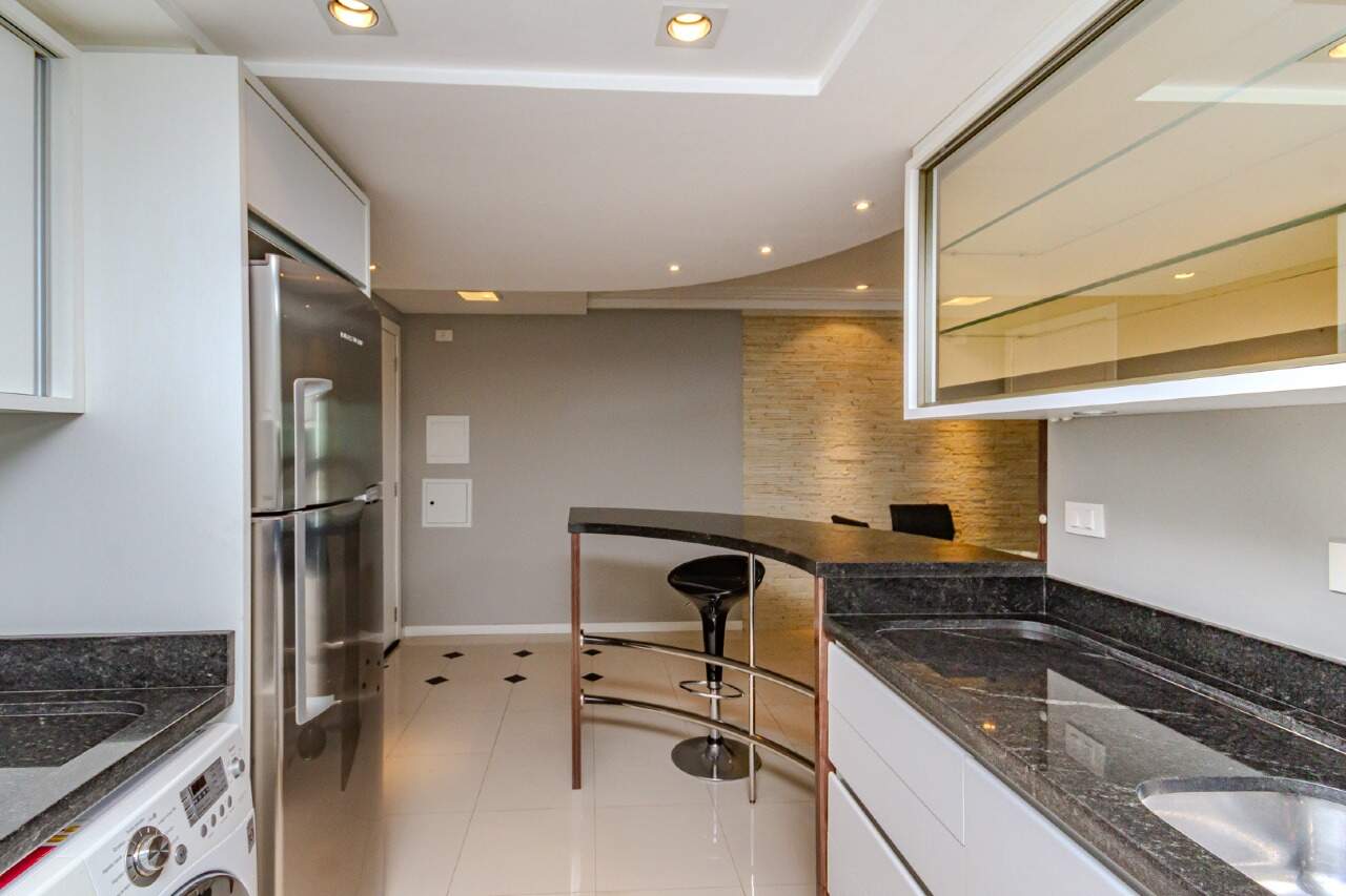Apartamento à venda no Pioneiros: 