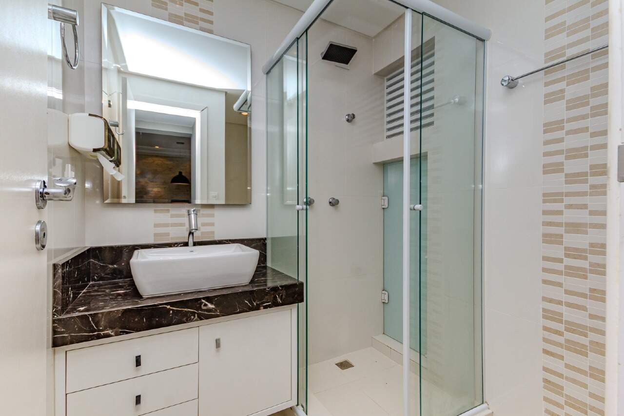 Apartamento à venda no Pioneiros: 