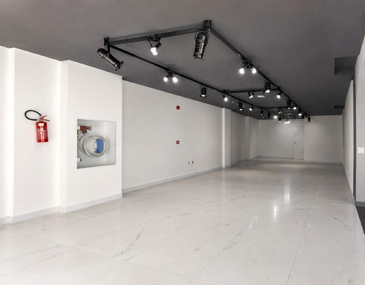 Sala Comercial para aluguel no Praia Brava: 