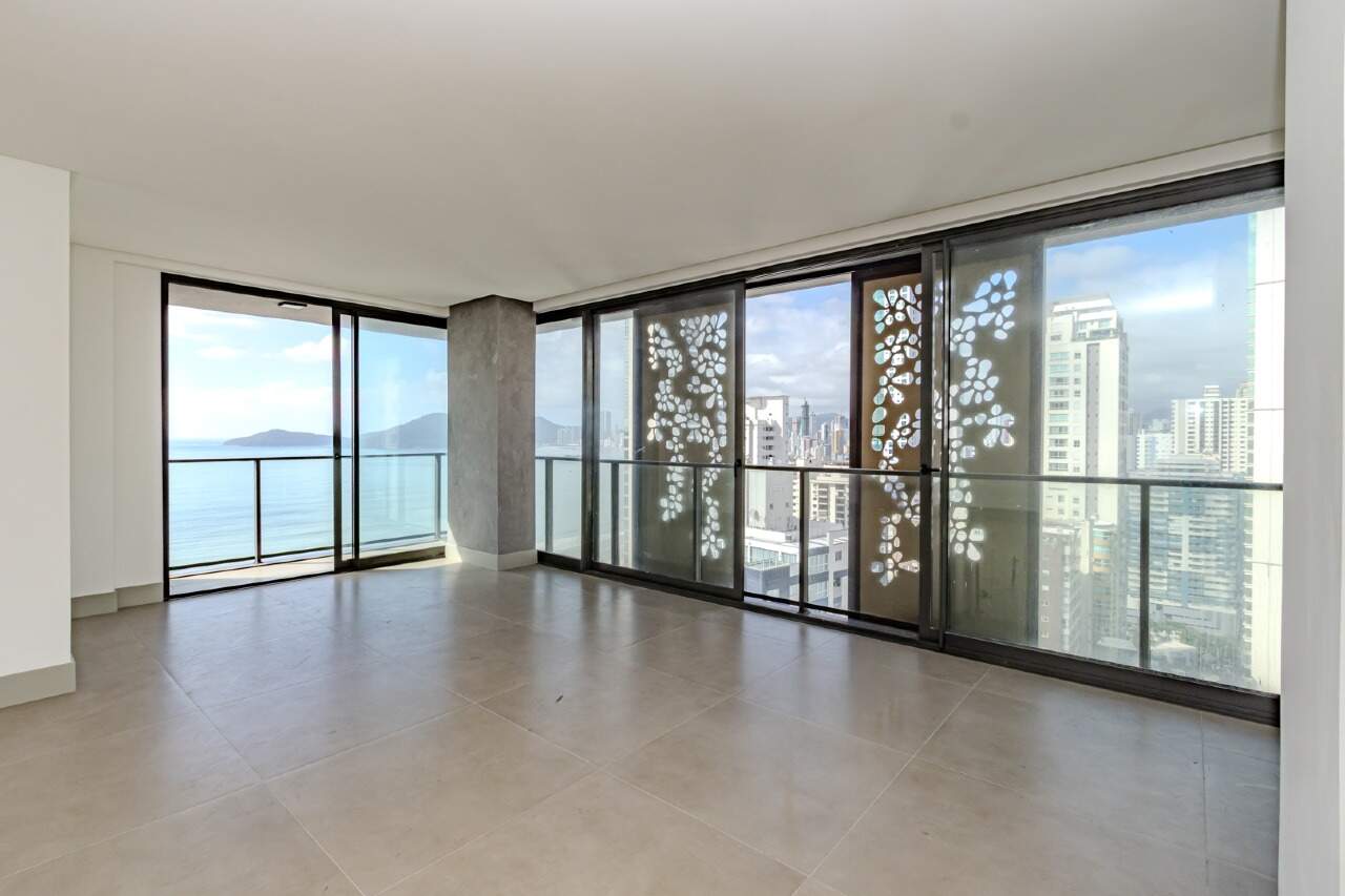 Apartamento à venda no Pioneiros: 