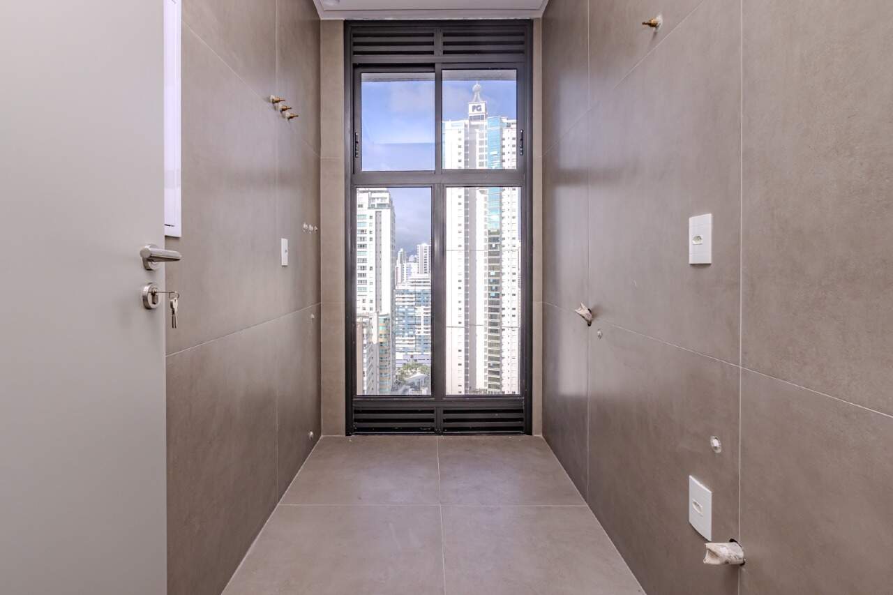Apartamento à venda no Pioneiros: 