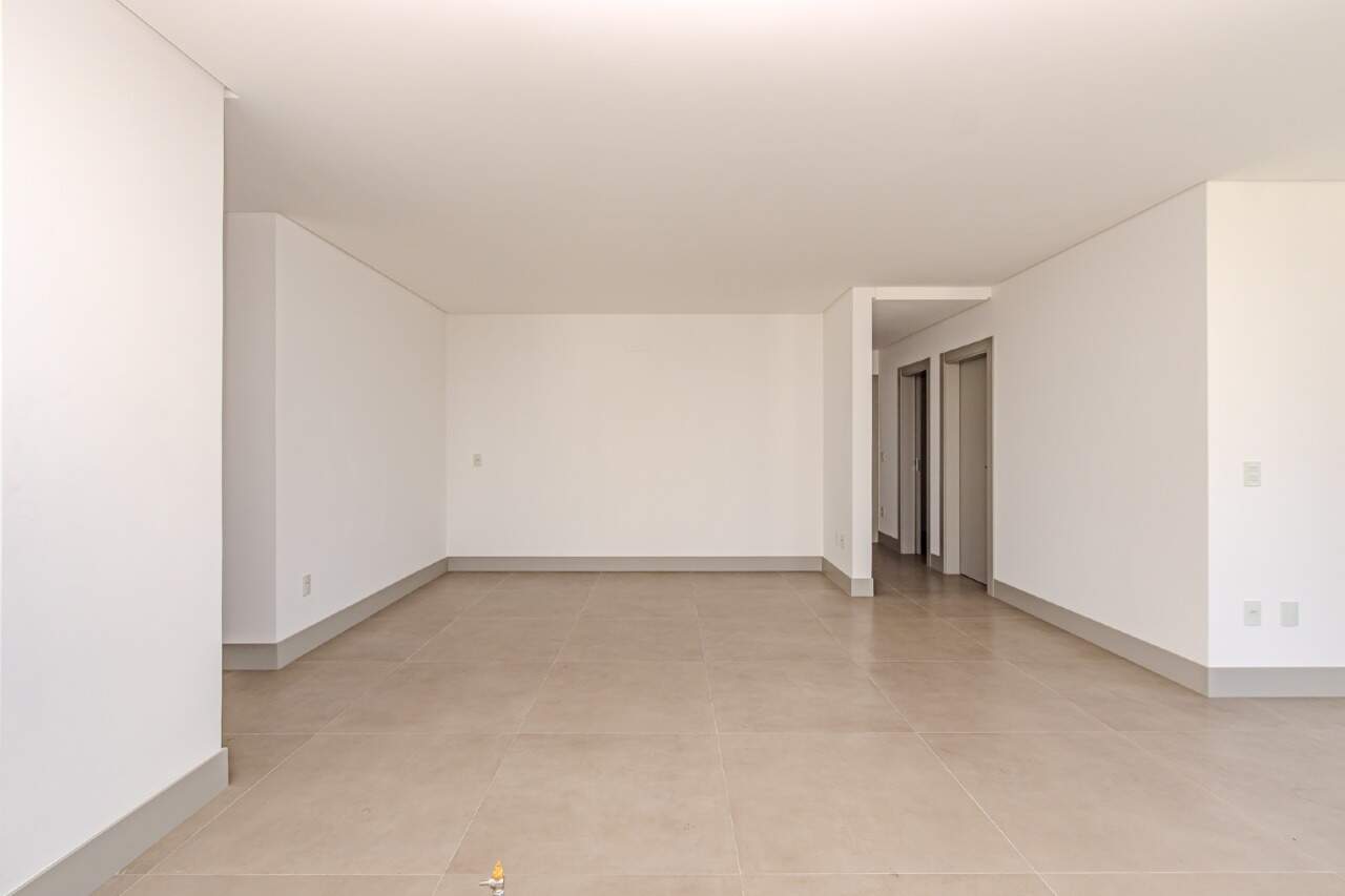 Apartamento à venda no Pioneiros: 