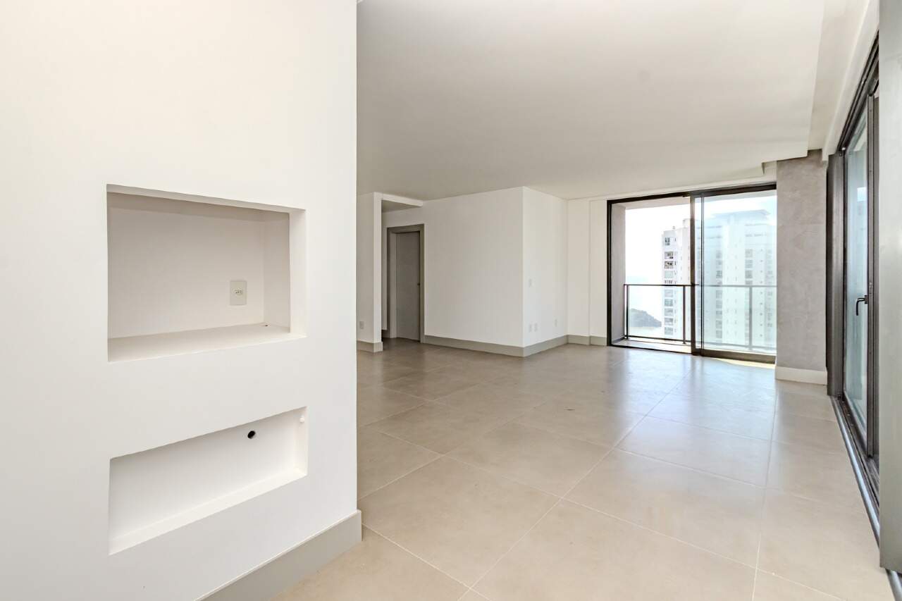 Apartamento à venda no Pioneiros: 