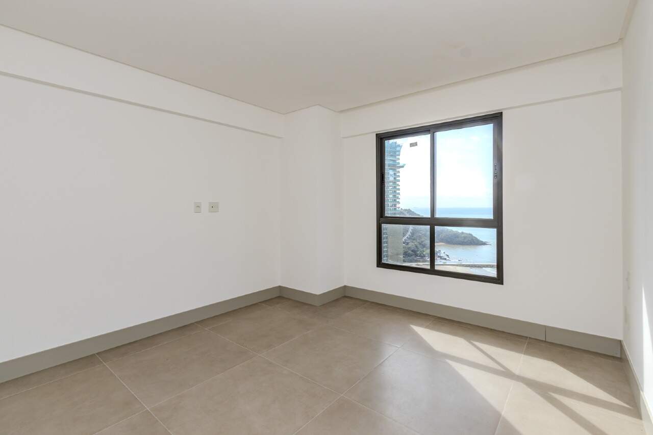 Apartamento à venda no Pioneiros: 