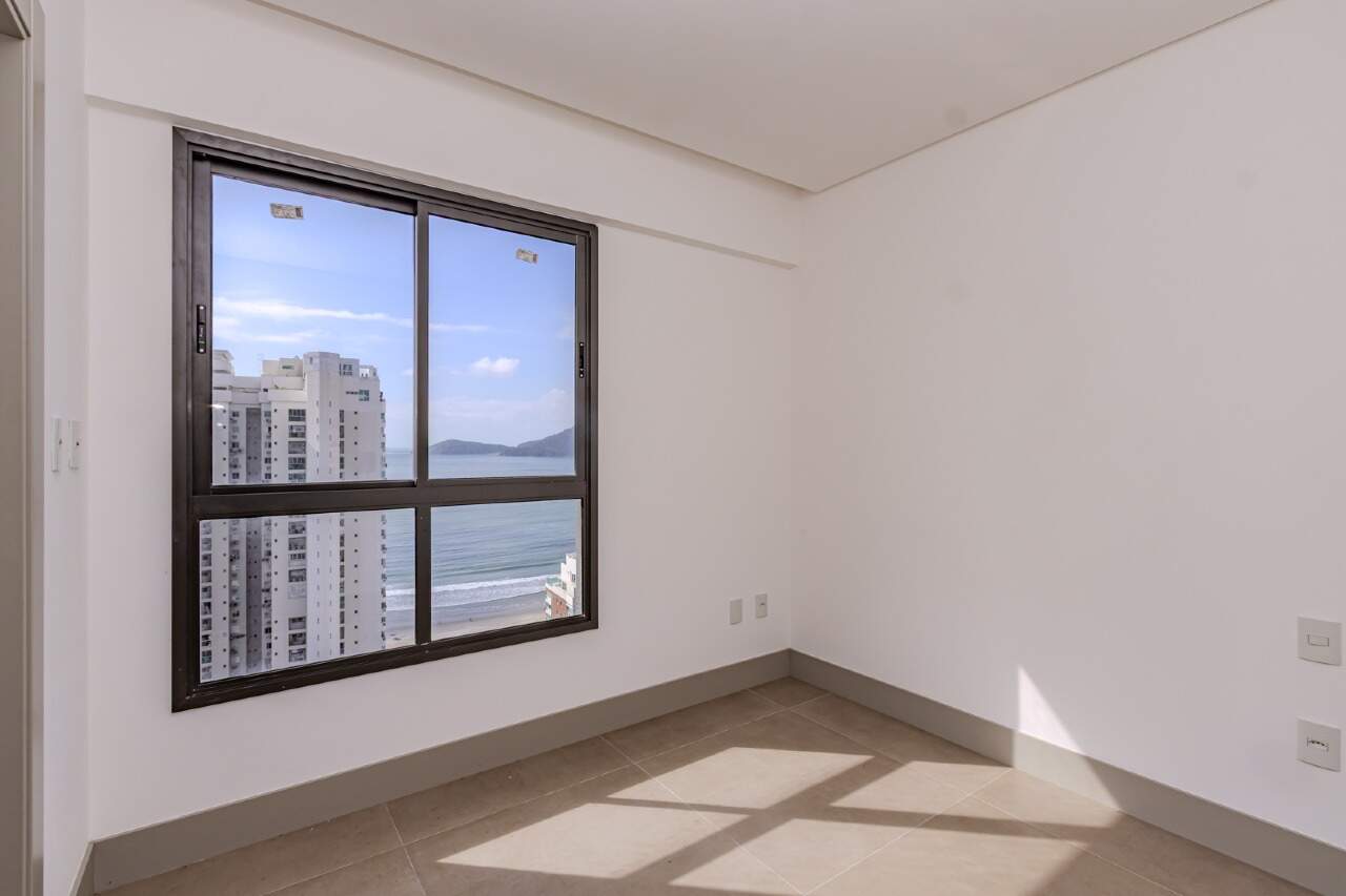 Apartamento à venda no Pioneiros: 