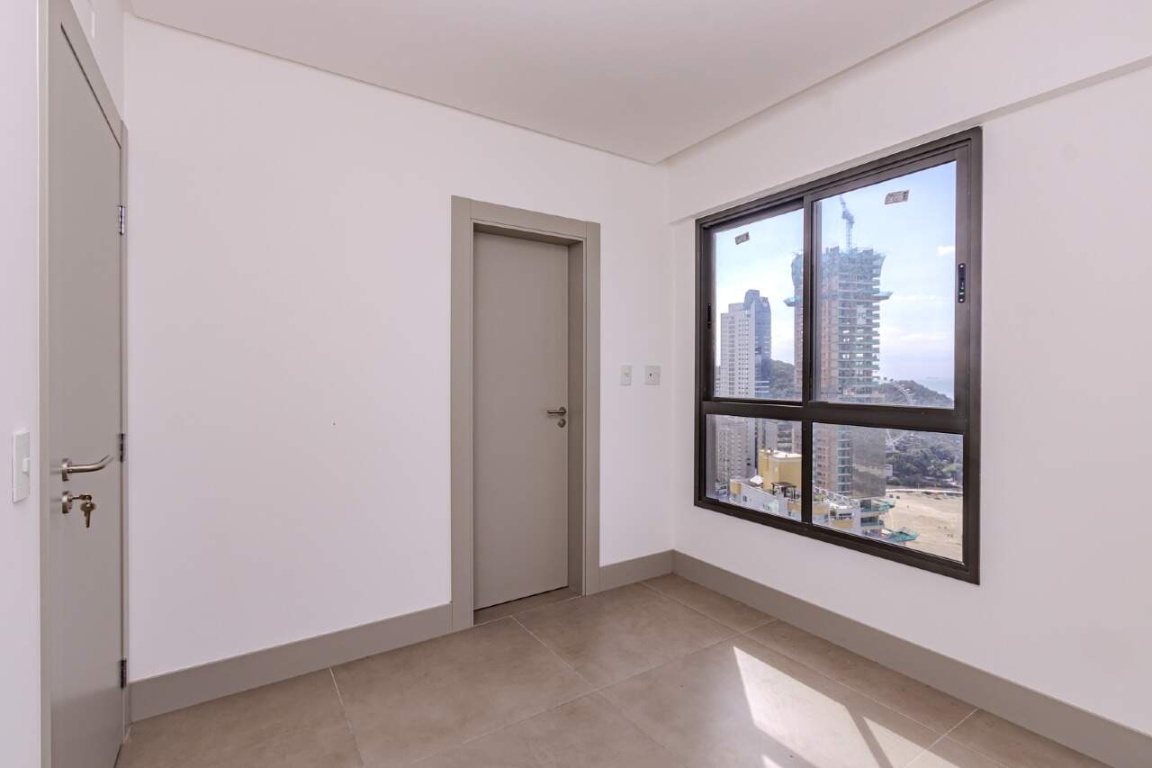 Apartamento à venda no Pioneiros: 