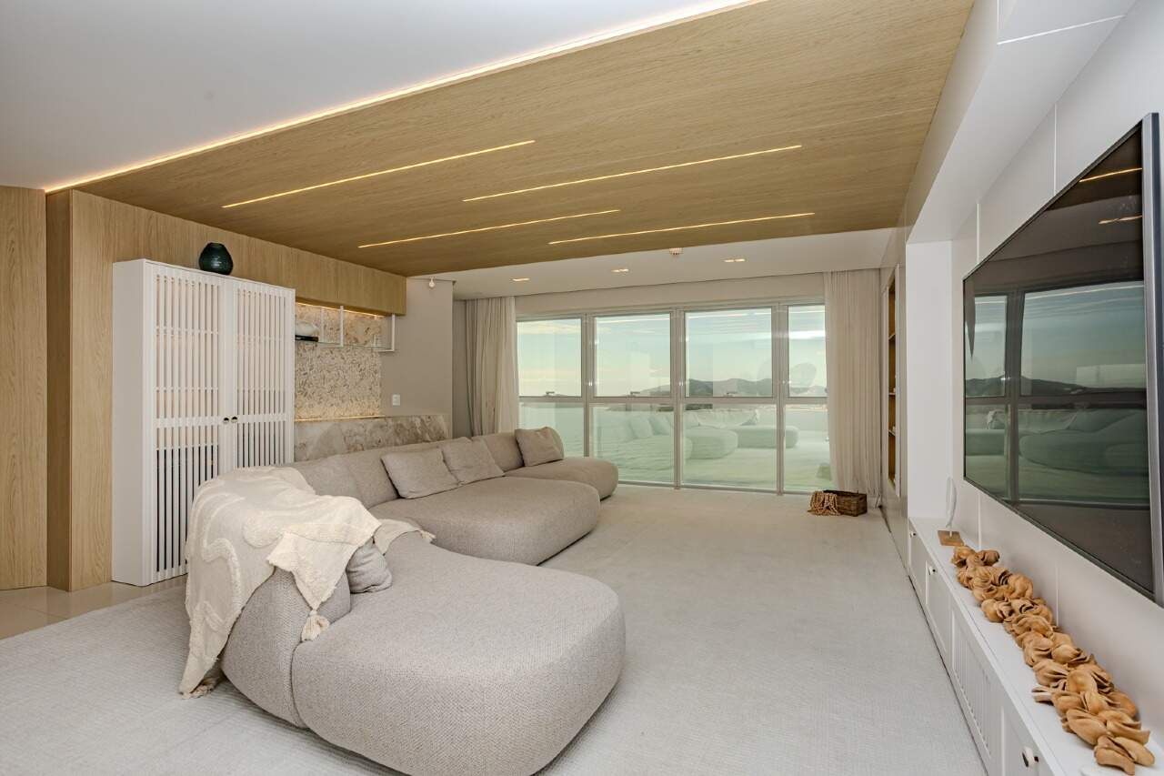 Apartamento à venda no Pioneiros: 