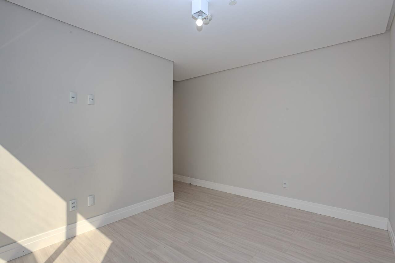 Apartamento à venda no Pioneiros: