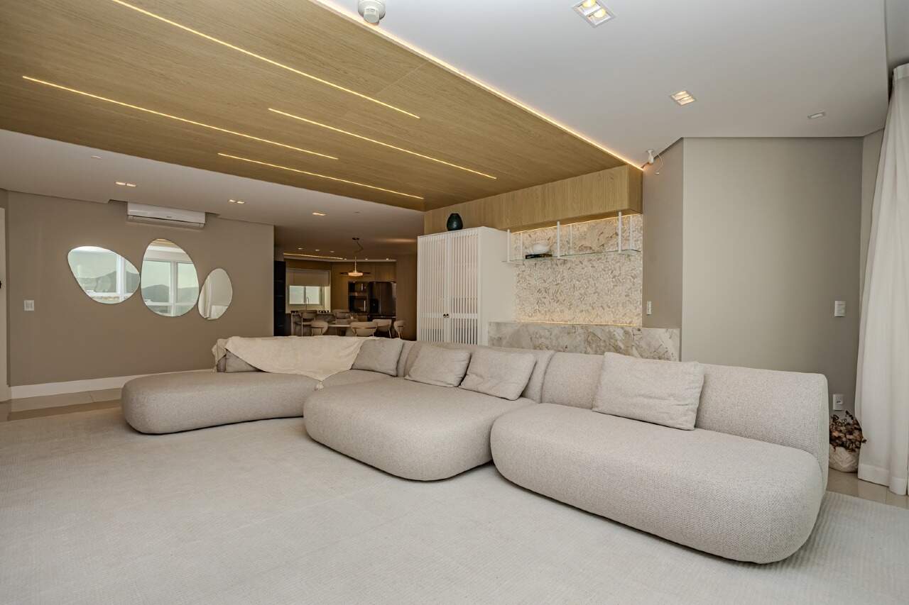 Apartamento à venda no Pioneiros: 