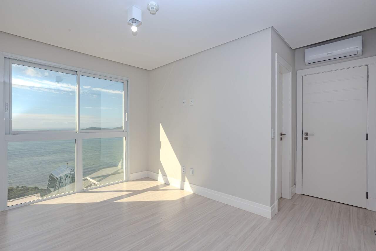 Apartamento à venda no Pioneiros: