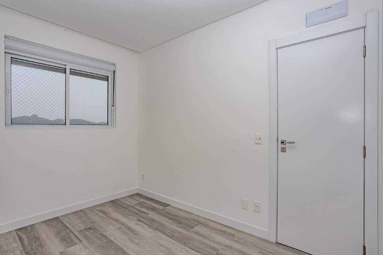 Apartamento para aluguel no Praia Brava: