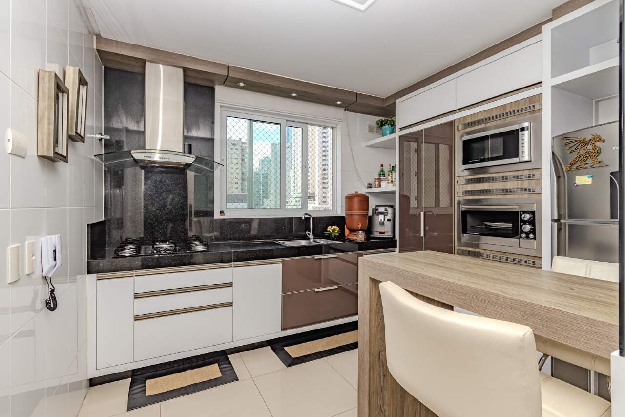 Apartamento diferenciado à venda no Centro: 