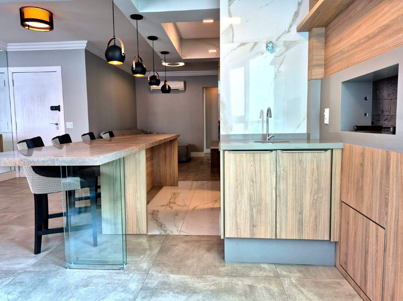 Apartamento diferenciado à venda no Pioneiros: 
