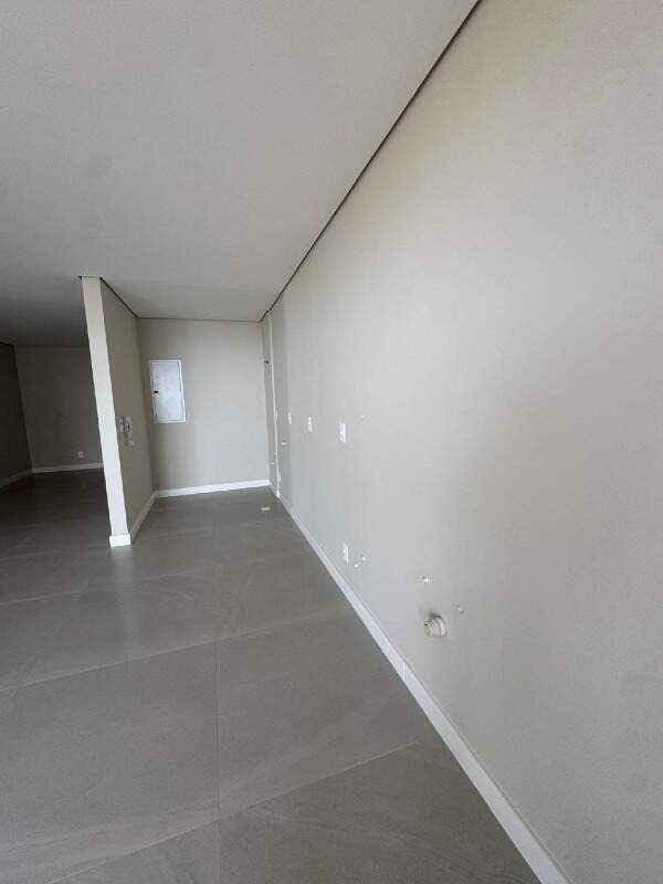 Apartamento à venda no Praia Brava: Cozinha integrada ao living, com pontos de água, gás e energia