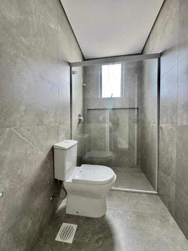 Apartamento à venda no Centro: Banheiro da terceira suíte