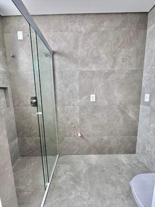 Apartamento à venda no Centro: Banheiro da segunda suíte