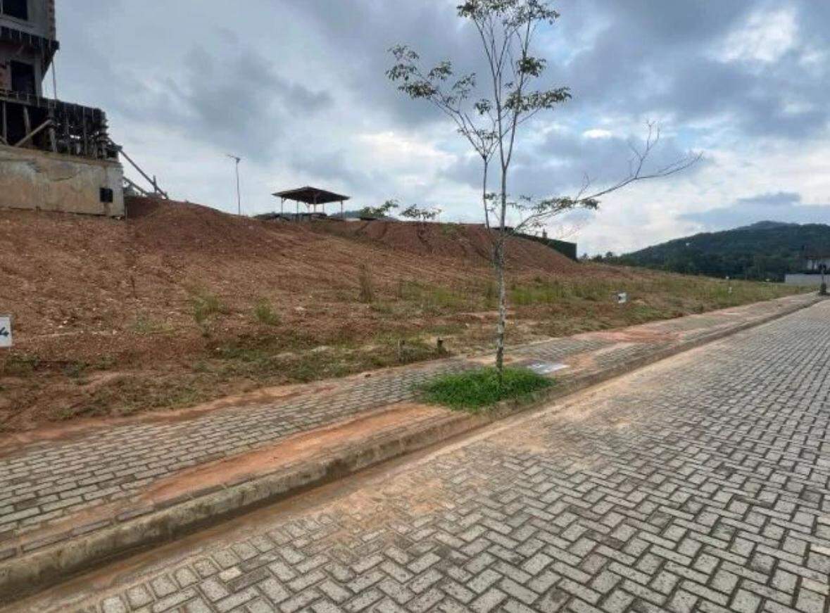 Terreno em Condomínio à venda no Várzea do Ranchinho: 