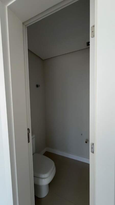 Apartamento à venda no Centro: Lavabo social do apartamento
