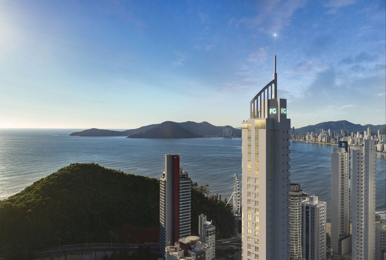 Apartamento à venda no Pioneiros: Blue Coast Tower na Barra Norte, com a Praia Central e a baía ao fundo (imagem ilustrativa)