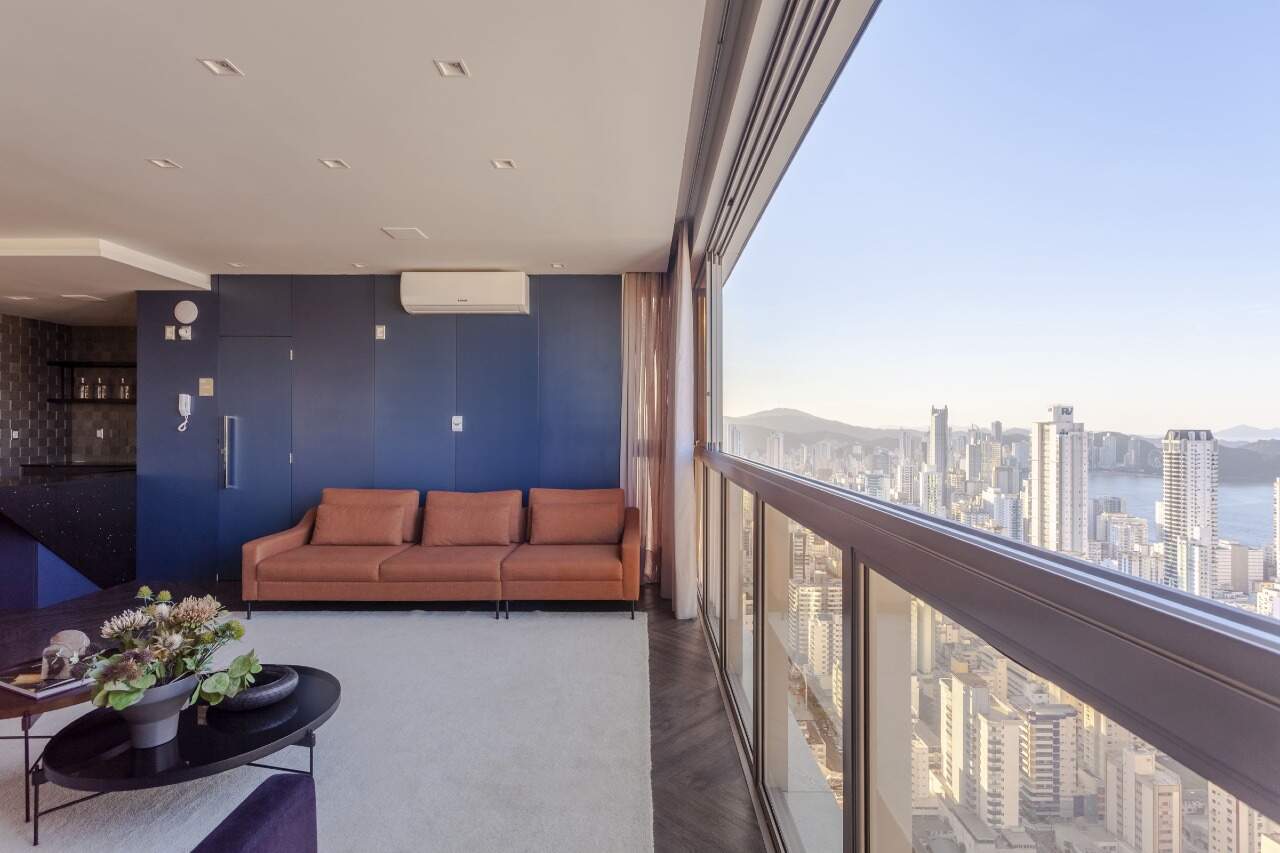 Apartamento à venda no Centro: Sky Lounge no topo da torre, com vista para o mar e para a cidade