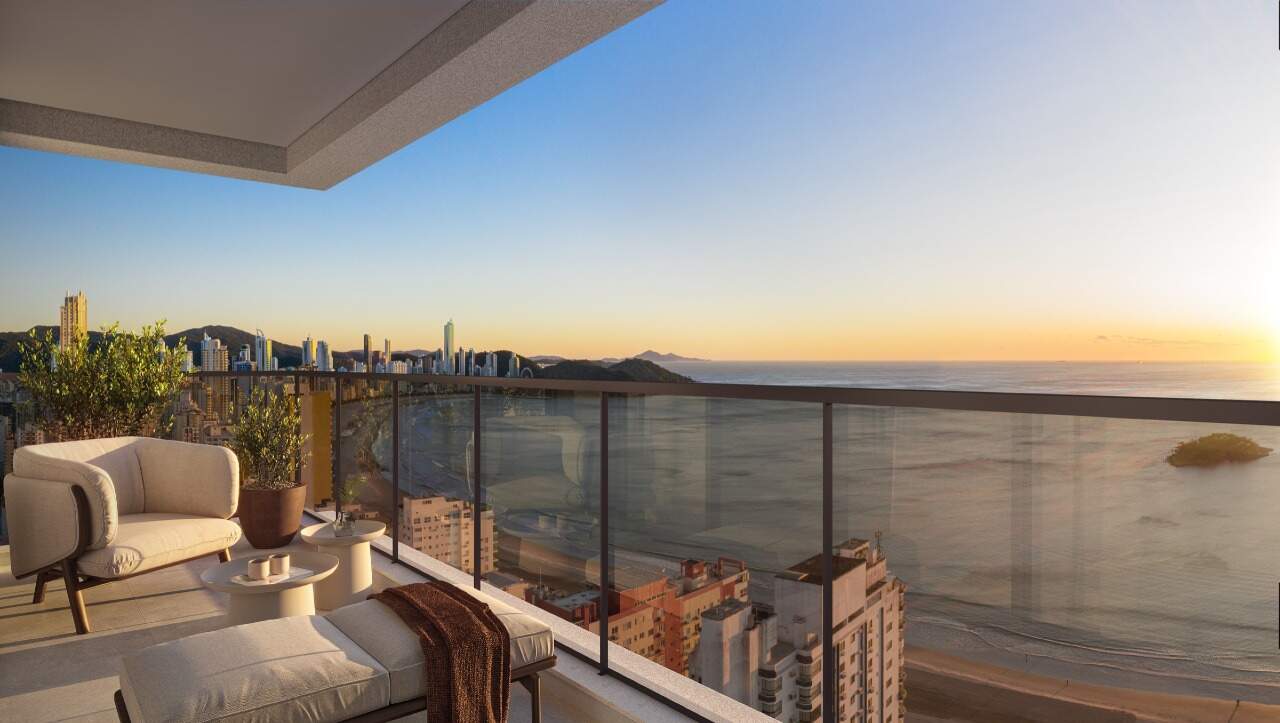 Cobertura à venda no Centro: Vista para o mar e a orla de Balneário Camboriú do alto do Marena (imagem ilustrativa)