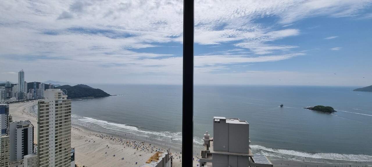 Apartamento à venda no Centro: Vista do alto da Praia Central, da orla e da Ilha das Cabras