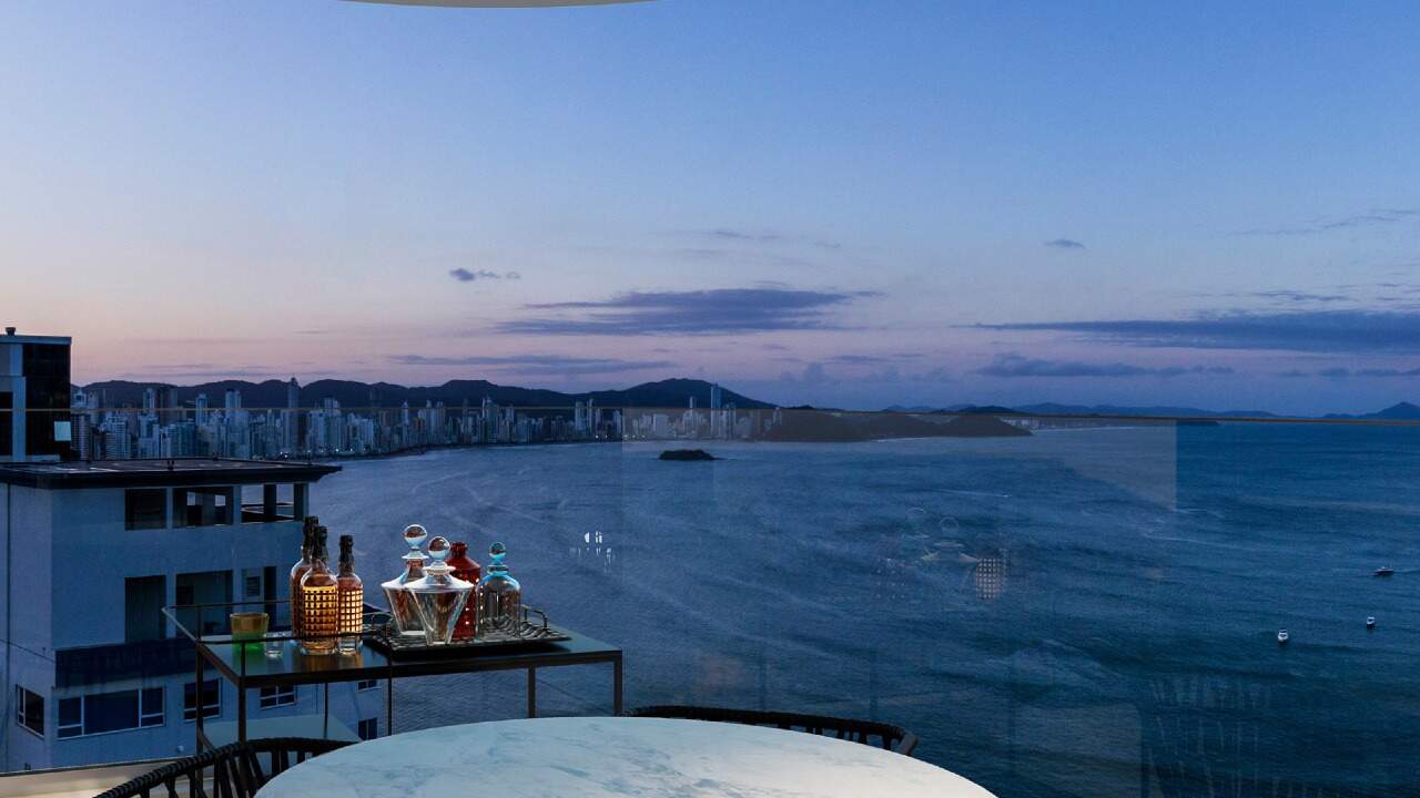 Apartamento à venda no Barra Sul: Sacada com churrasqueira a carvão do tipo A (imagem ilustrativa; vista simulada de andar alto)