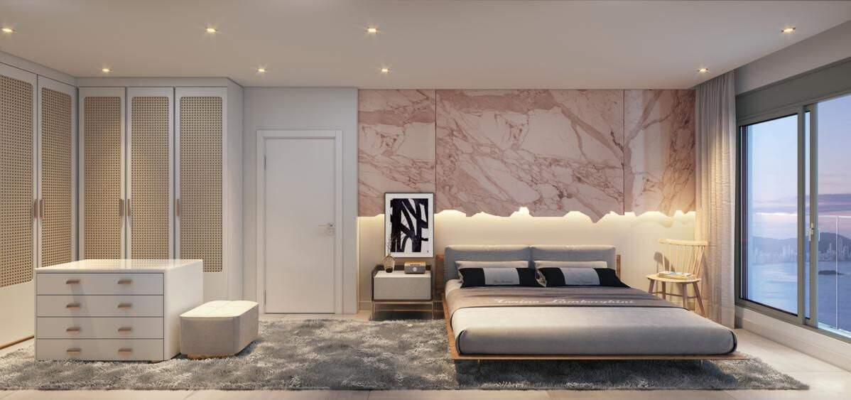 Apartamento à venda no Barra Sul: Suíte com parede de mármore rosado e janela para a orla (imagem ilustrativa)
