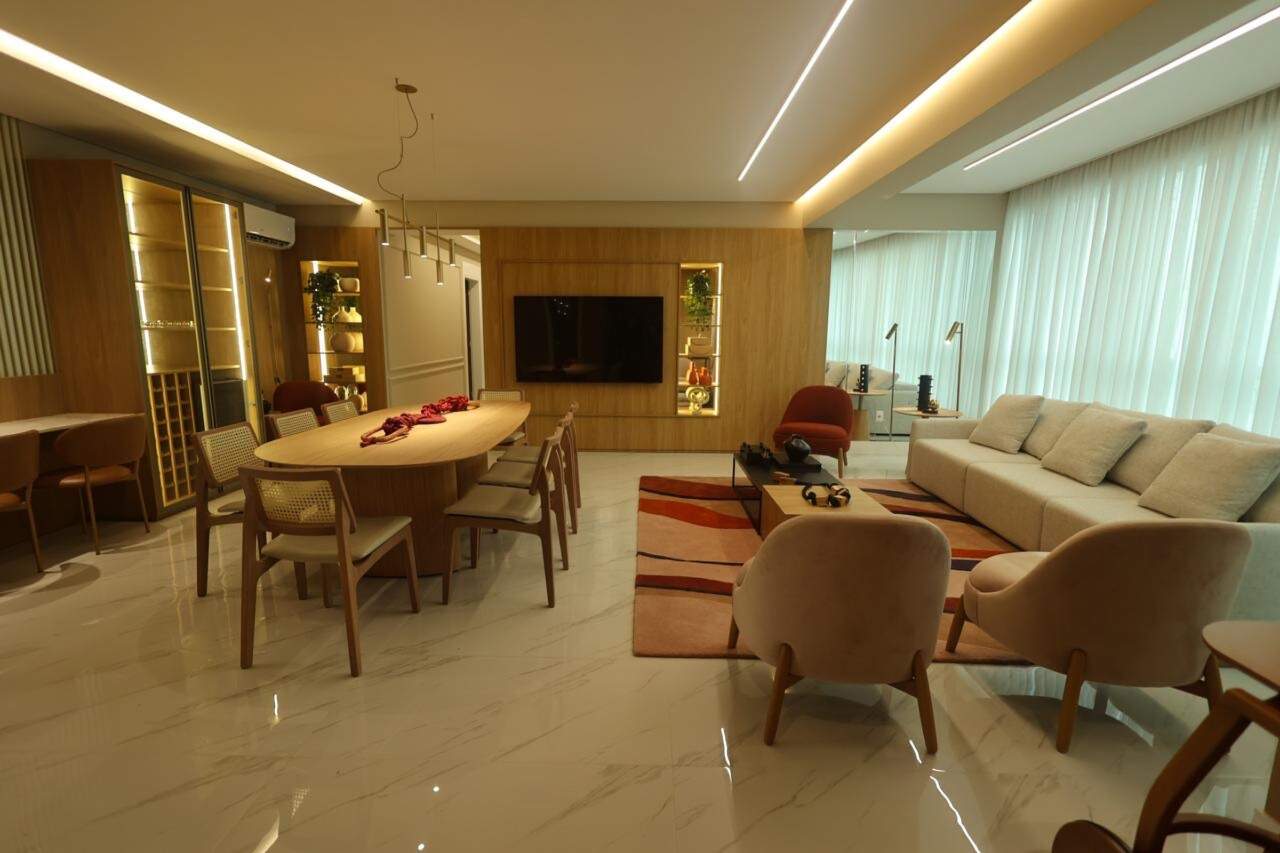 Apartamento à venda no Barra Sul: Living e sala de jantar do apartamento de 4 suítes no Marina Beach Towers, Balneário Camboriú