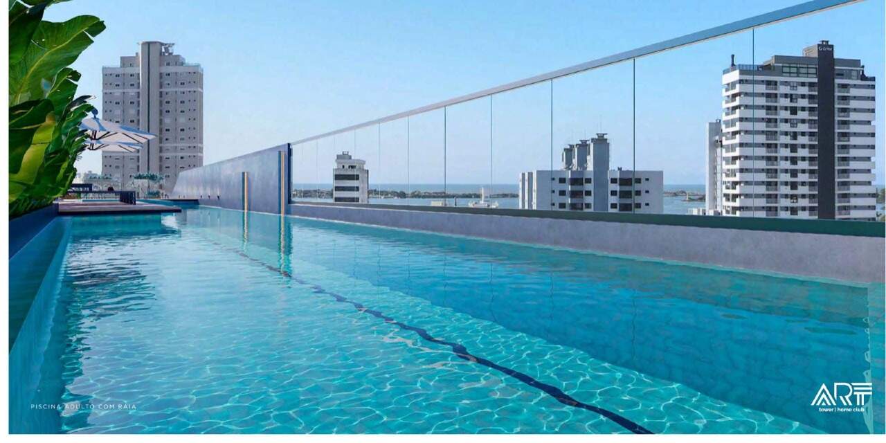 Apartamento à venda no Centro: Piscina adulto com raia, com o Saco da Fazenda ao fundo (imagem ilustrativa)