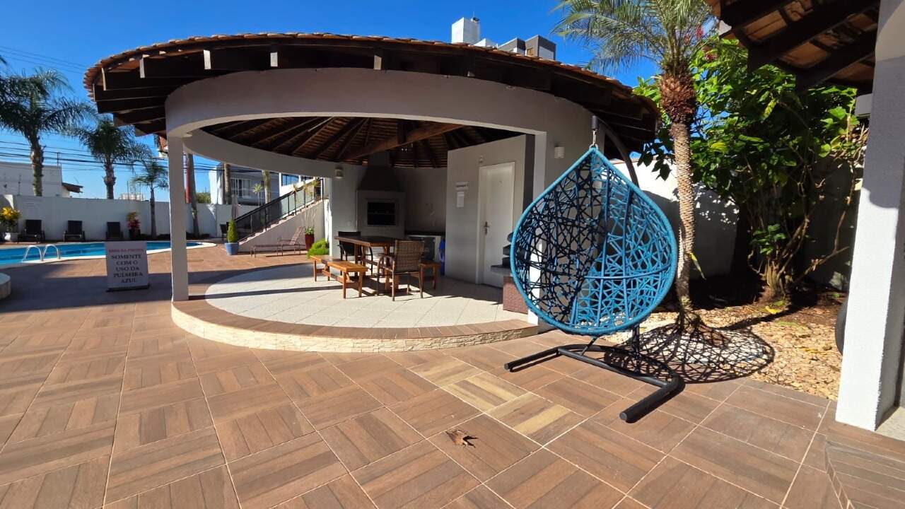 Apartamento à venda no Fazenda: Quiosque com churrasqueira ao lado da piscina