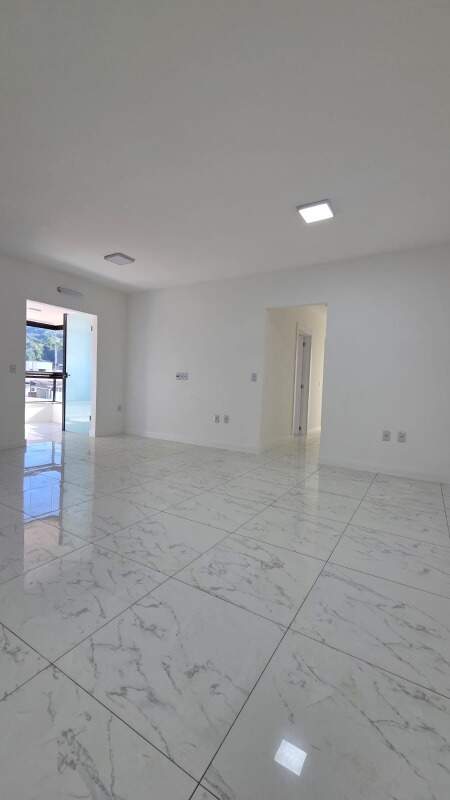 Apartamento à venda no Fazenda: Living integrado com piso em porcelanato