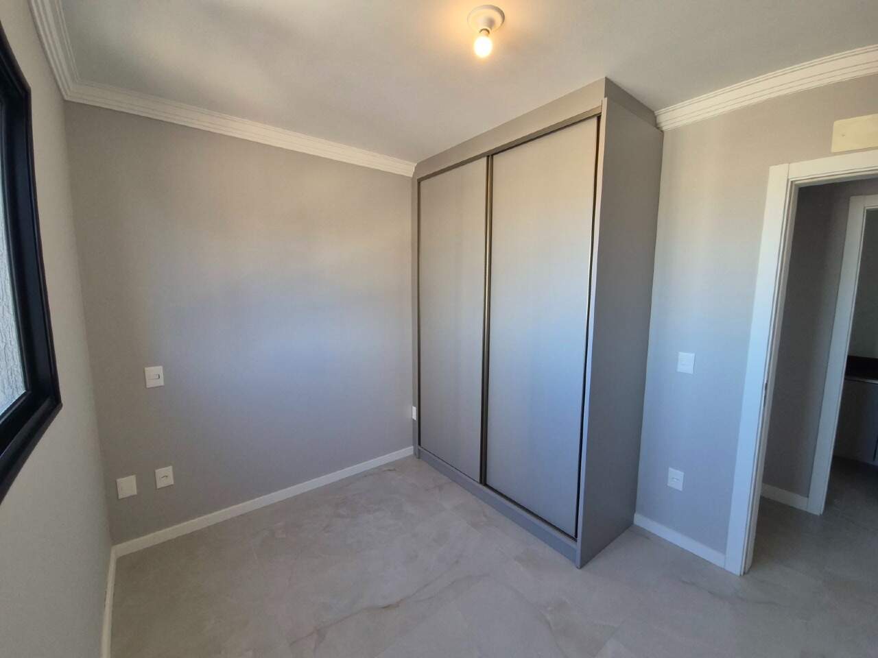 Apartamento à venda no Praia Brava: Dormitório com armário de portas de correr