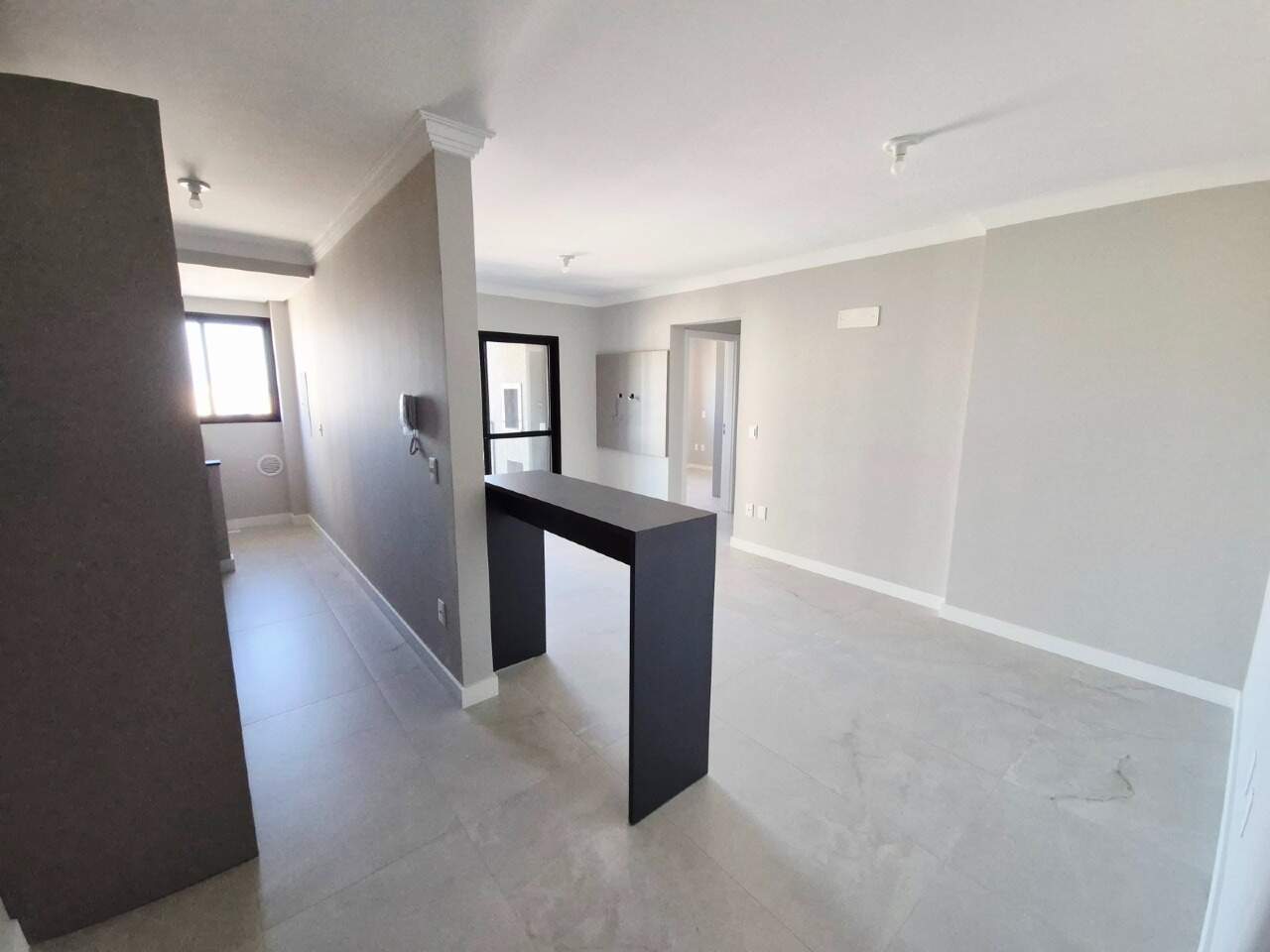 Apartamento à venda no Praia Brava: Living e circulação para os quartos