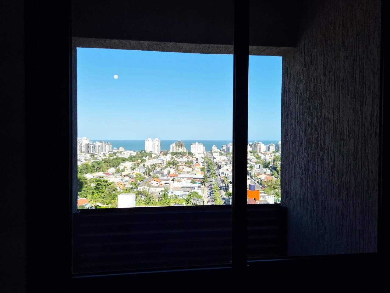 Apartamento à venda no Praia Brava: Janela da sala com vista parcial para o mar