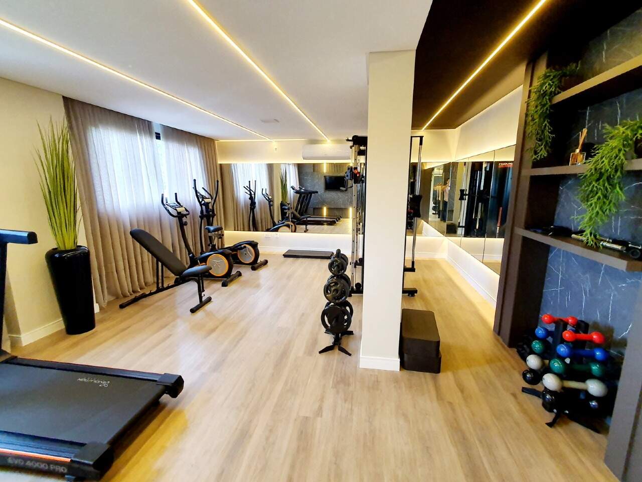 Apartamento à venda no Praia Brava: Academia do condomínio