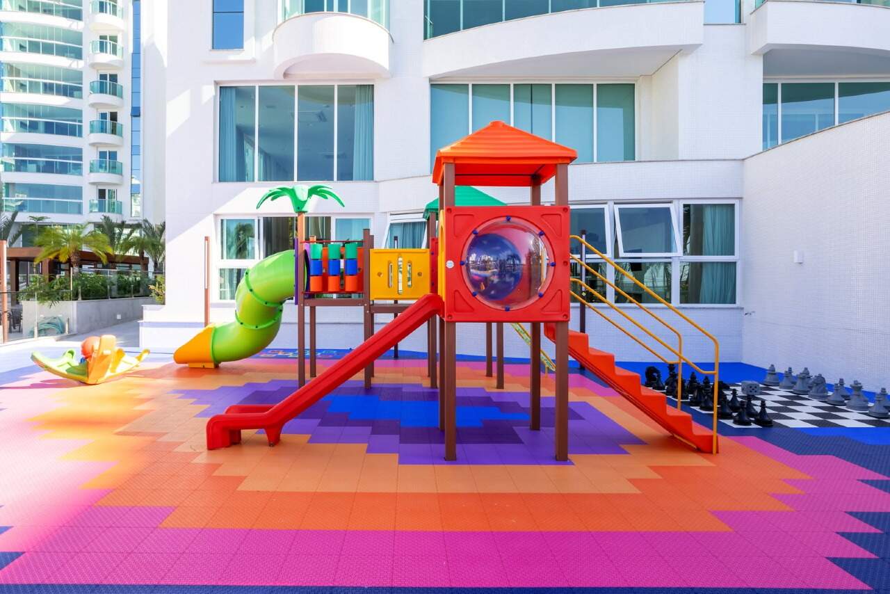 Apartamento à venda no Praia Brava: Playground com escorregador