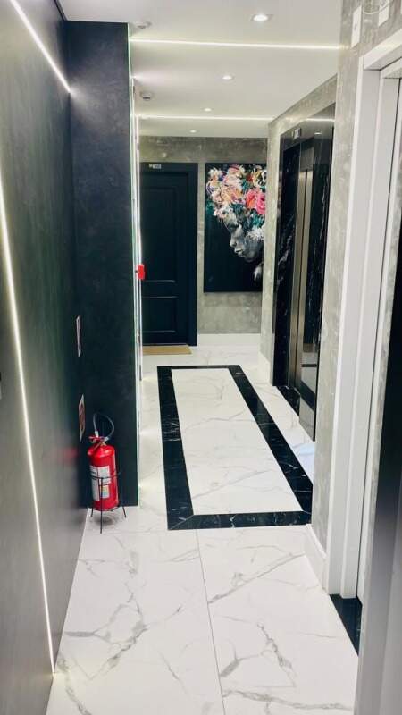 Apartamento à venda no Praia Brava: Hall de entrada do apartamento com piso em porcelanato