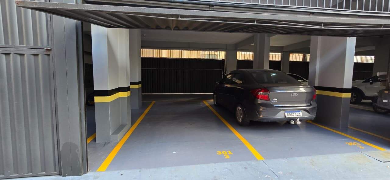 Apartamento à venda no Centro: Acesso à garagem do edifício.