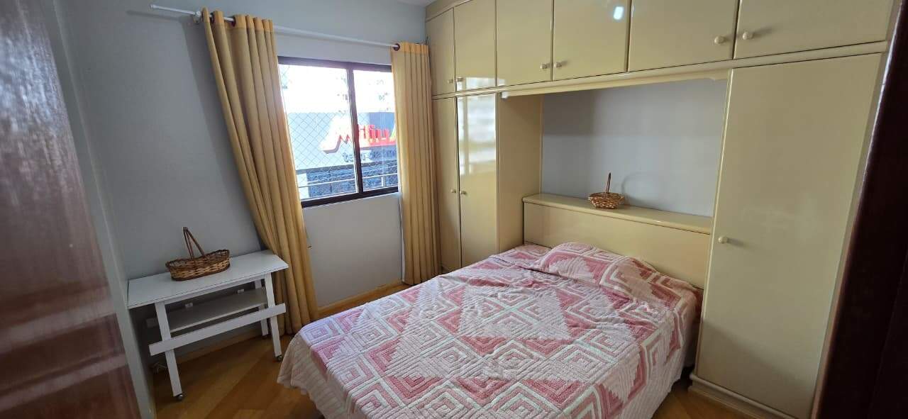 Apartamento à venda no Centro: Um dos dormitórios do apartamento.