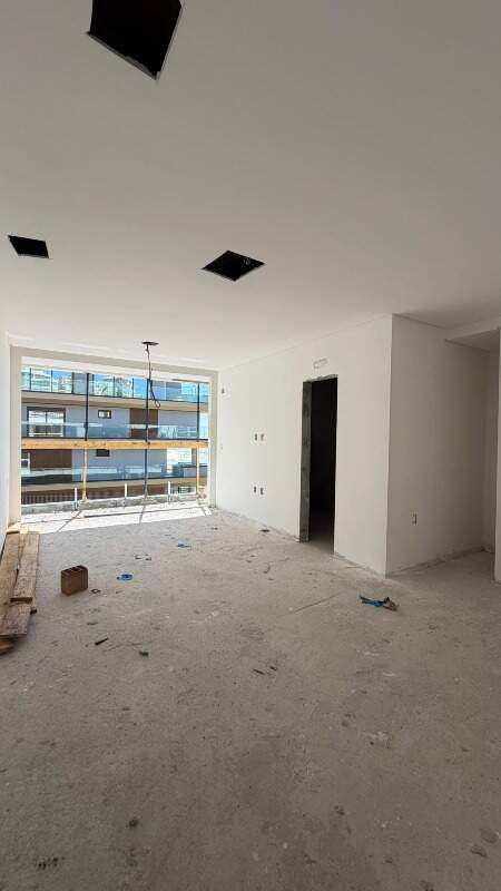 Cobertura à venda no Praia Brava: Ambiente interno da cobertura em construção