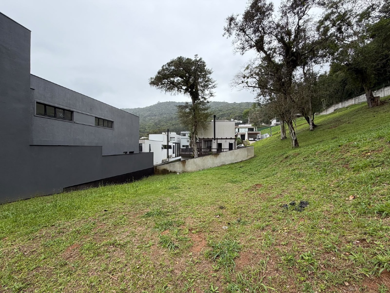 Terreno em Condomínio à venda no Barra: 