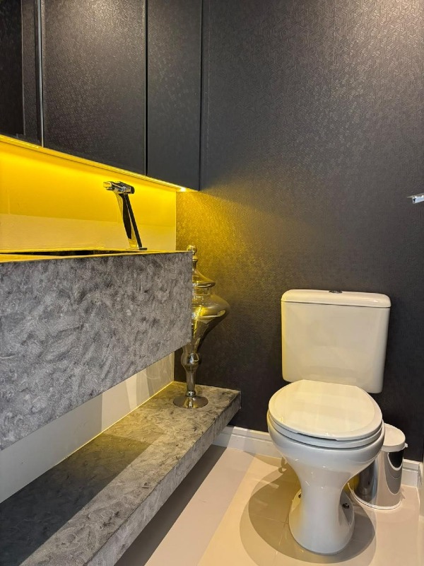 Apartamento à venda no Praia dos Amores: 