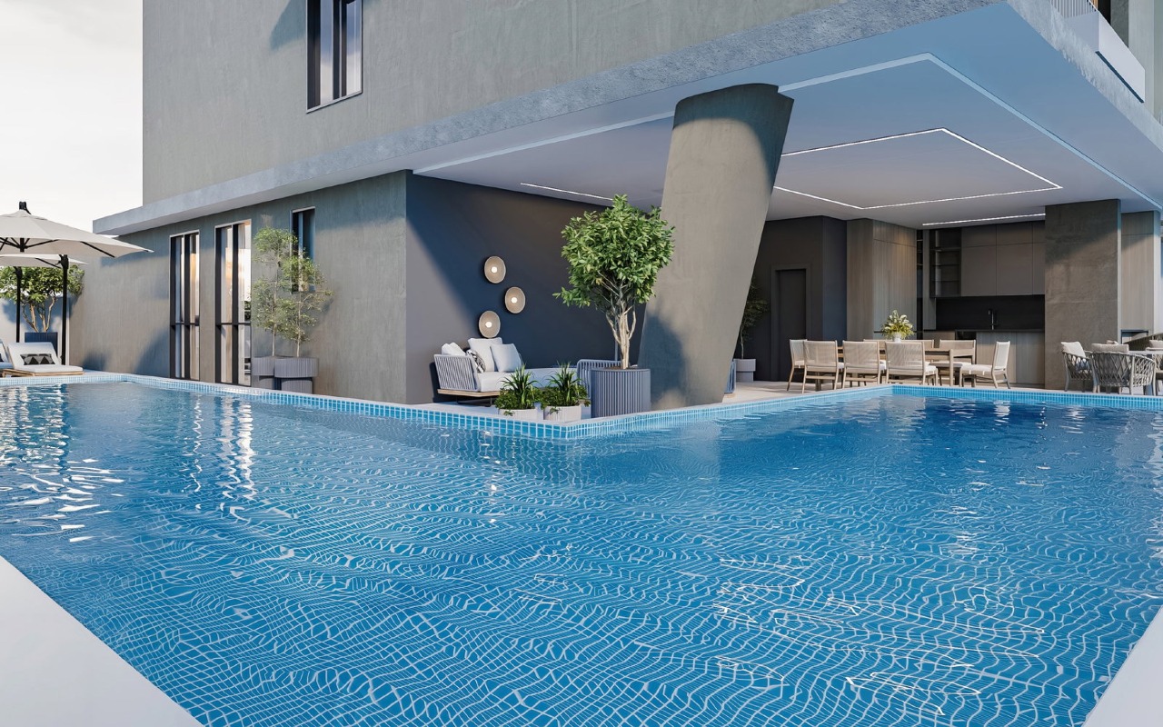 Apartamento à venda no Centro: Piscina adulto com borda em deck no pavimento de lazer (imagem ilustrativa)