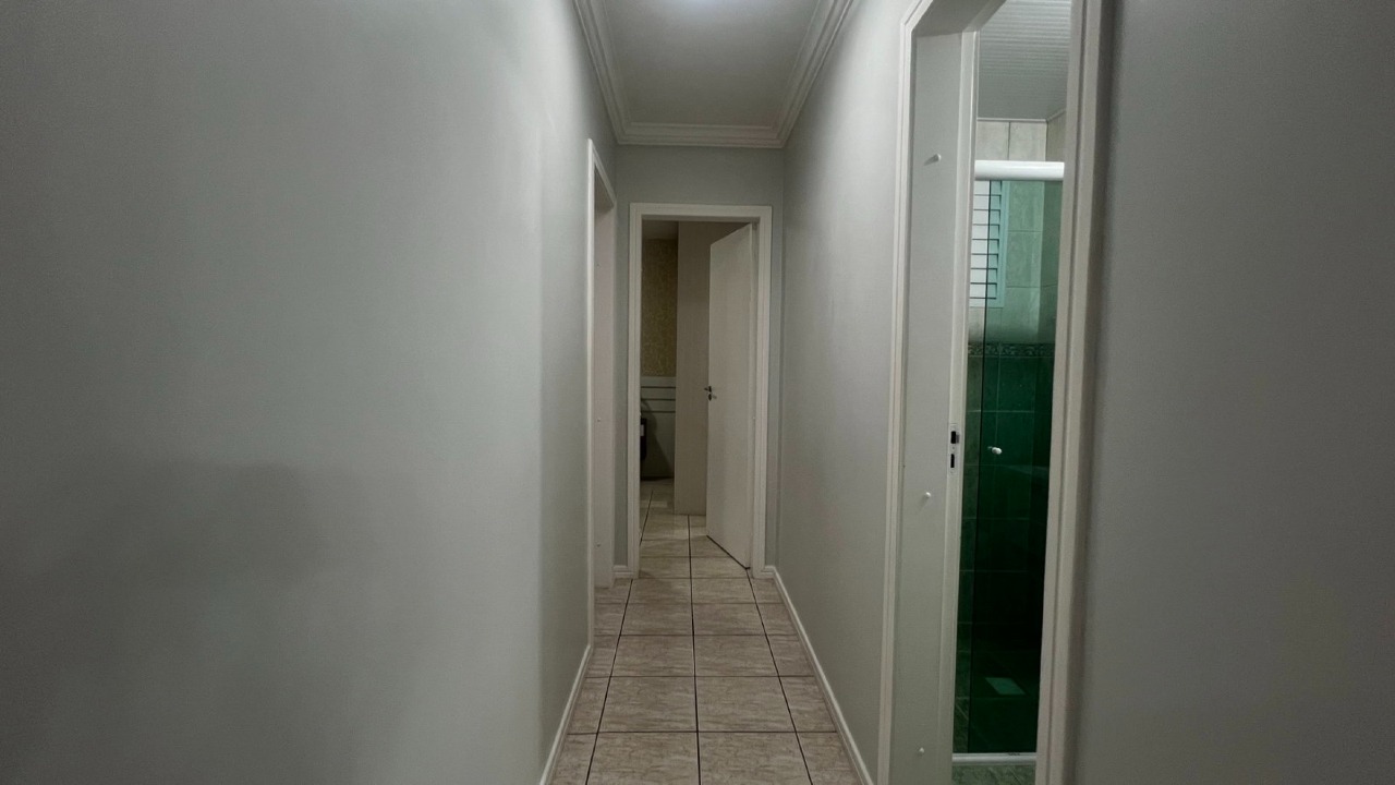 Apartamento à venda no Centro: Circulação que leva aos dormitórios