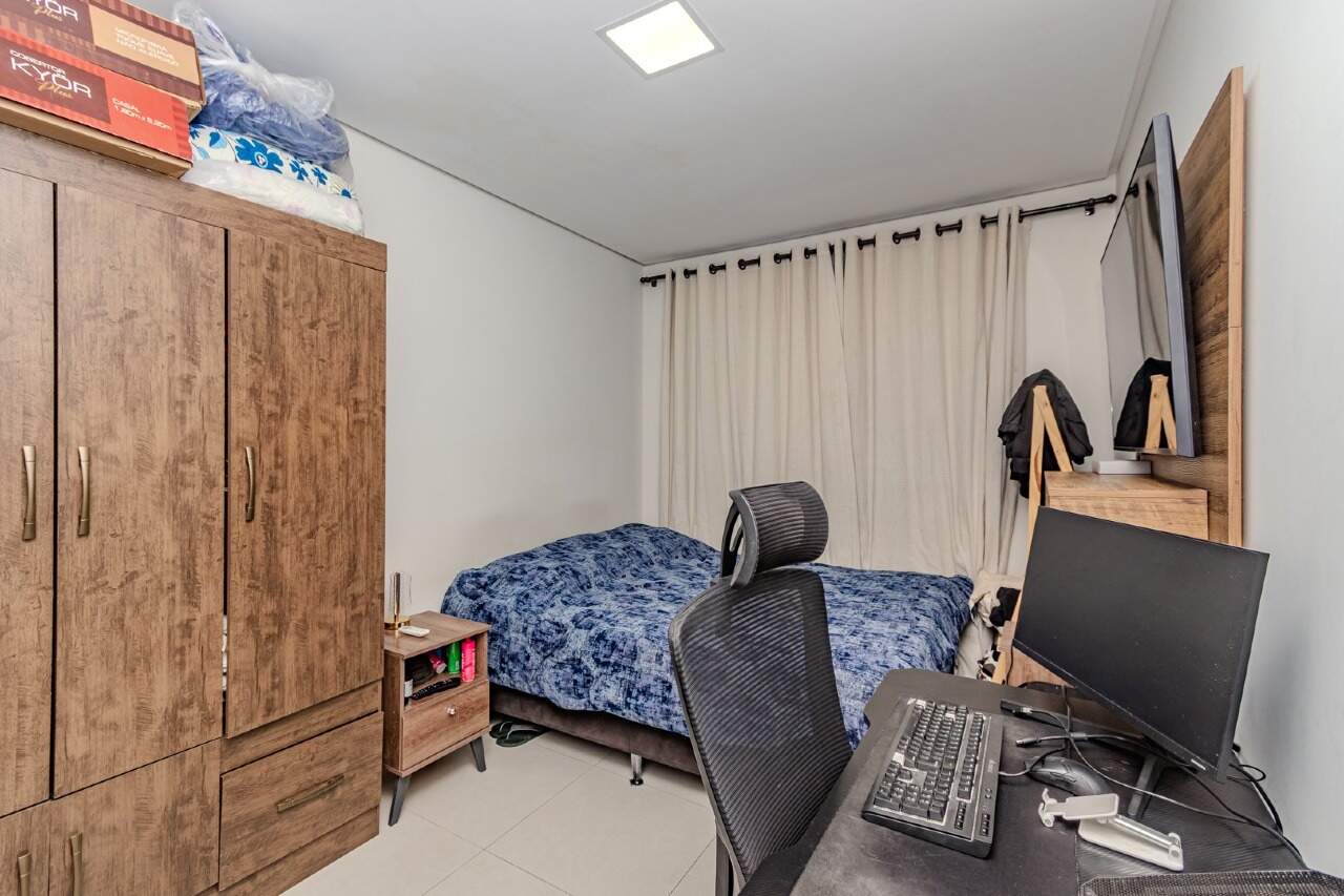 Apartamento à venda no Praia Brava: Quarto com armário e bancada