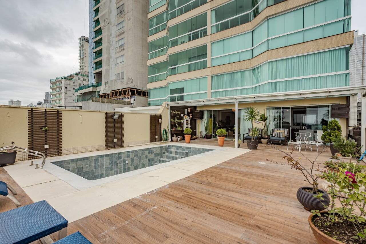 Apartamento diferenciado à venda no Centro: 