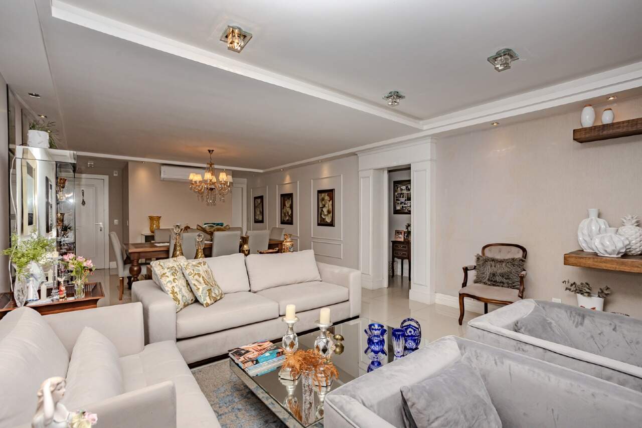 Apartamento diferenciado à venda no Centro: 