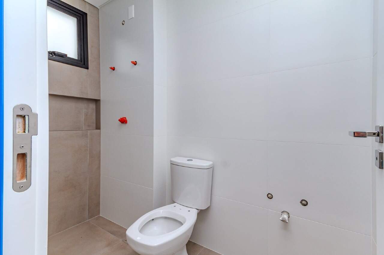 Apartamento à venda no Centro: Banheiro com box em andamento