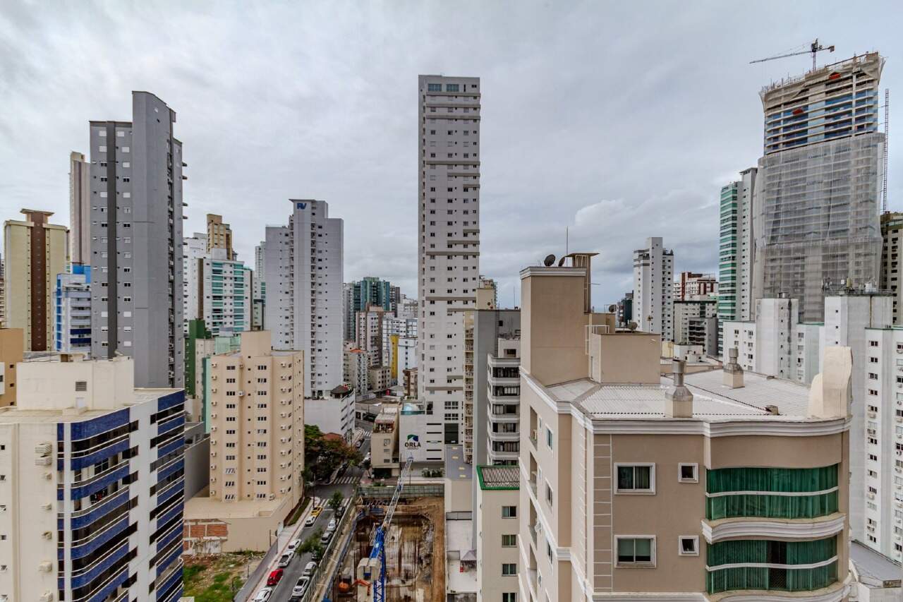 Apartamento à venda no Centro: Vista da cidade a partir do apartamento